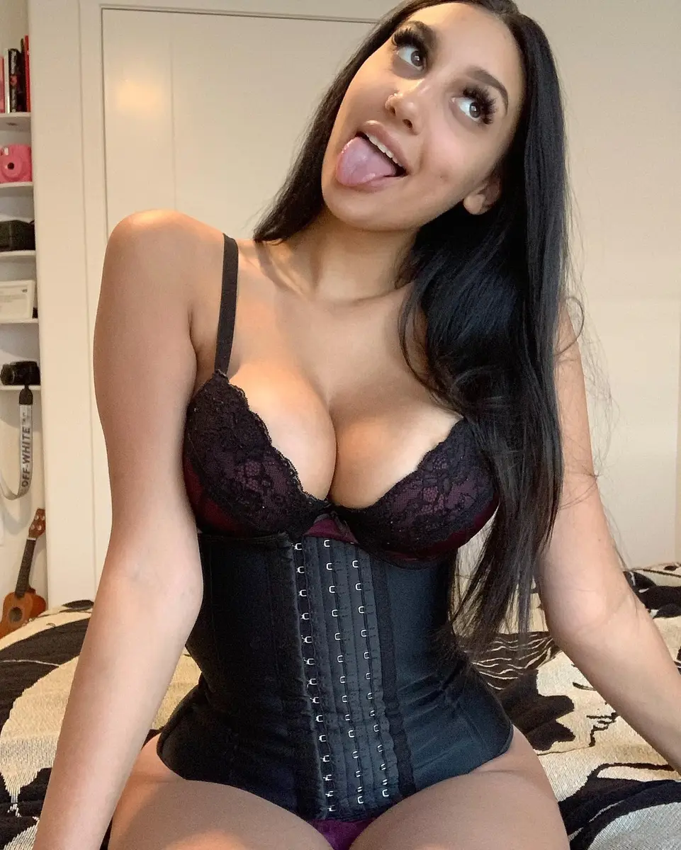 Khalifa escort in Berlin