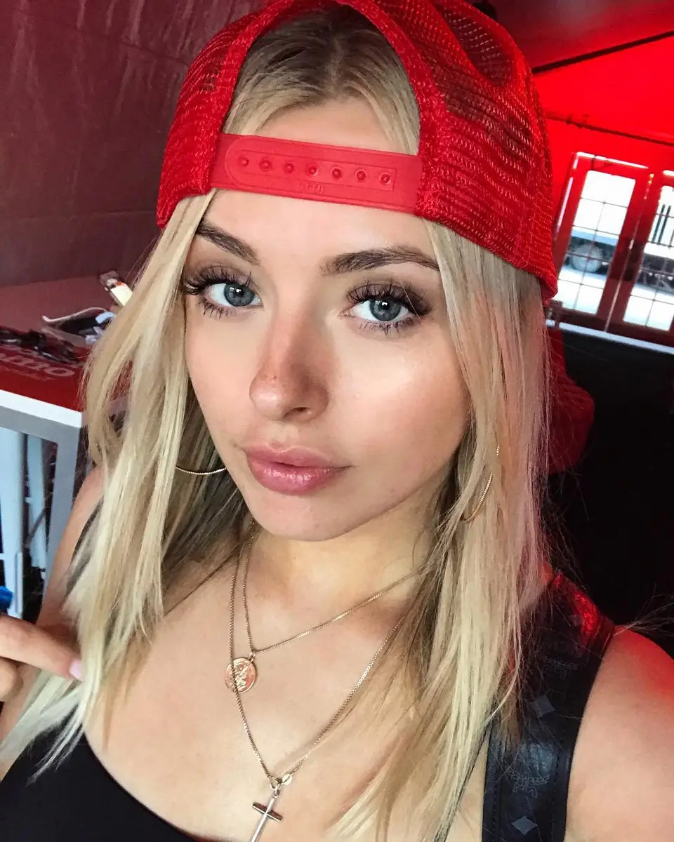 Larissa escort in Berlin